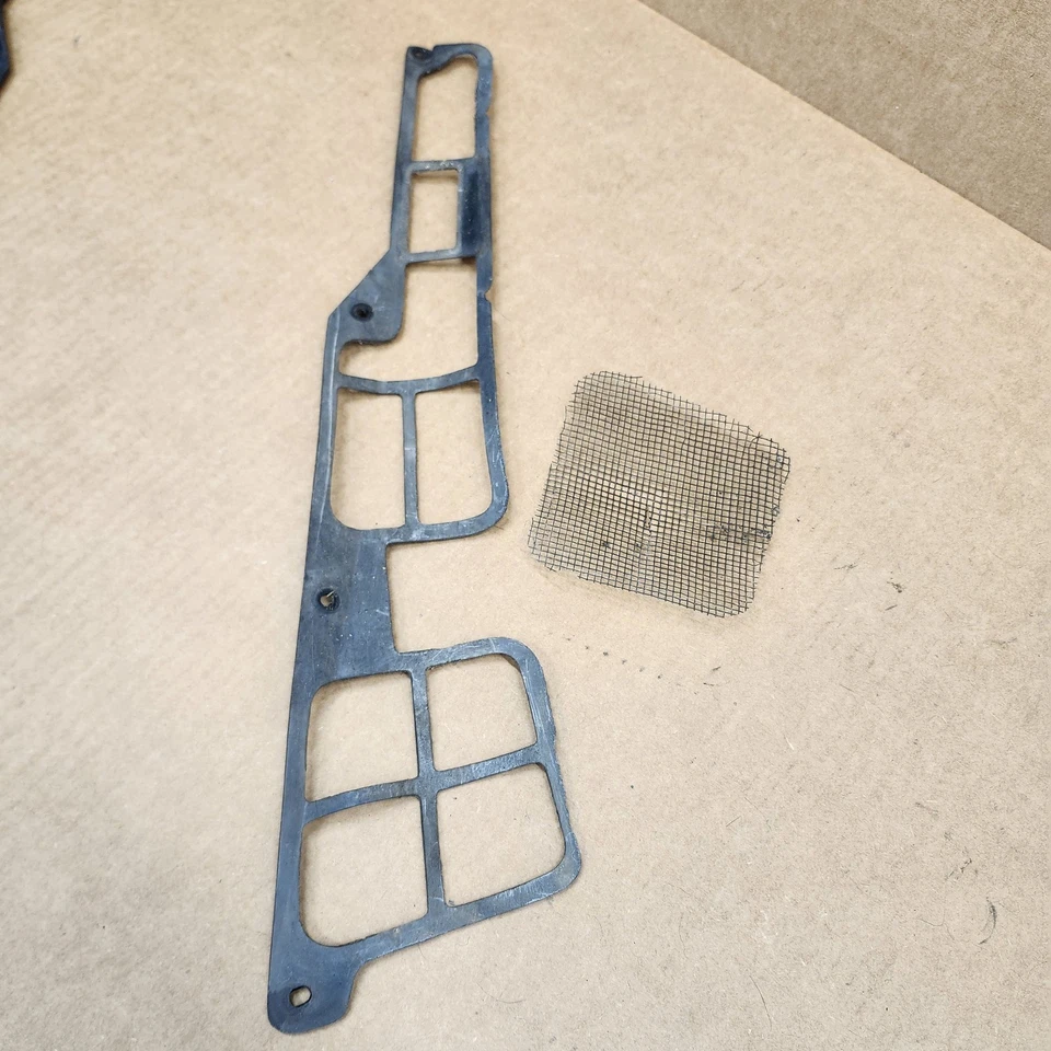 84-96 C4 Corvette Windshield Wiper Arm Cowl Screen Cover LEFT Drivers OEM Flaw - Изображение 1 из 4