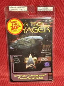 STAR TREK VOYAGER 1996 STARFLEET COMMUNICATOR TALKING SOUND BADGE NOS - Picture 1 of 6