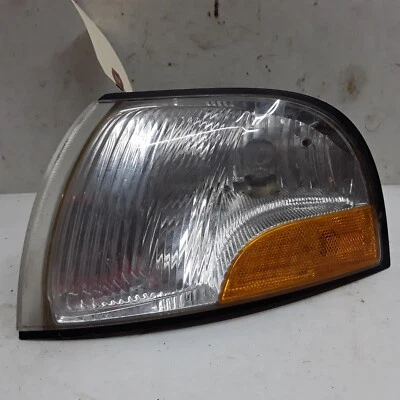 01 02 Nissan Quest left driver's marker light assembly OEM - Image 1 of 2