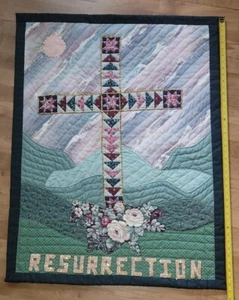 PASCUA (2) Paneles de Pared Acolchados a Mano Lentejuelas Adornados Crucifixión Resurrección - Imagen 1 de 15