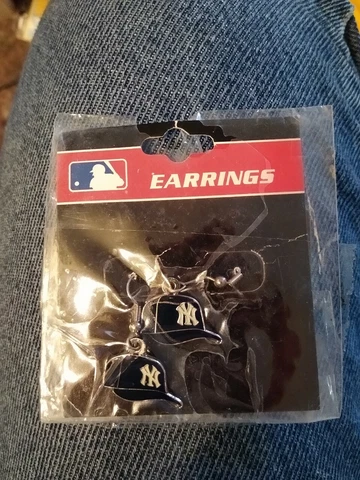 New York Yankees MLB Gold J Hook BaseBall Cap Dangle Earrings PSG BRAND NEW Cover