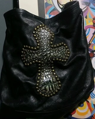 皮革皮革皮套带装饰交叉图像 — 第 1/4 张图片