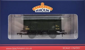 Bachmann 37-2024K 12T Corrugated Ends Vent Van B775964 in WD Bronze Green Livery - Picture 1 of 2