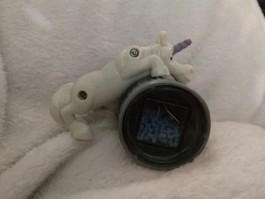 Disney Pixar ONWARD Einhorn mit Mülleimer - McDonalds 2020 Happy Meal Spielzeug #4 - Bild 1 von 4