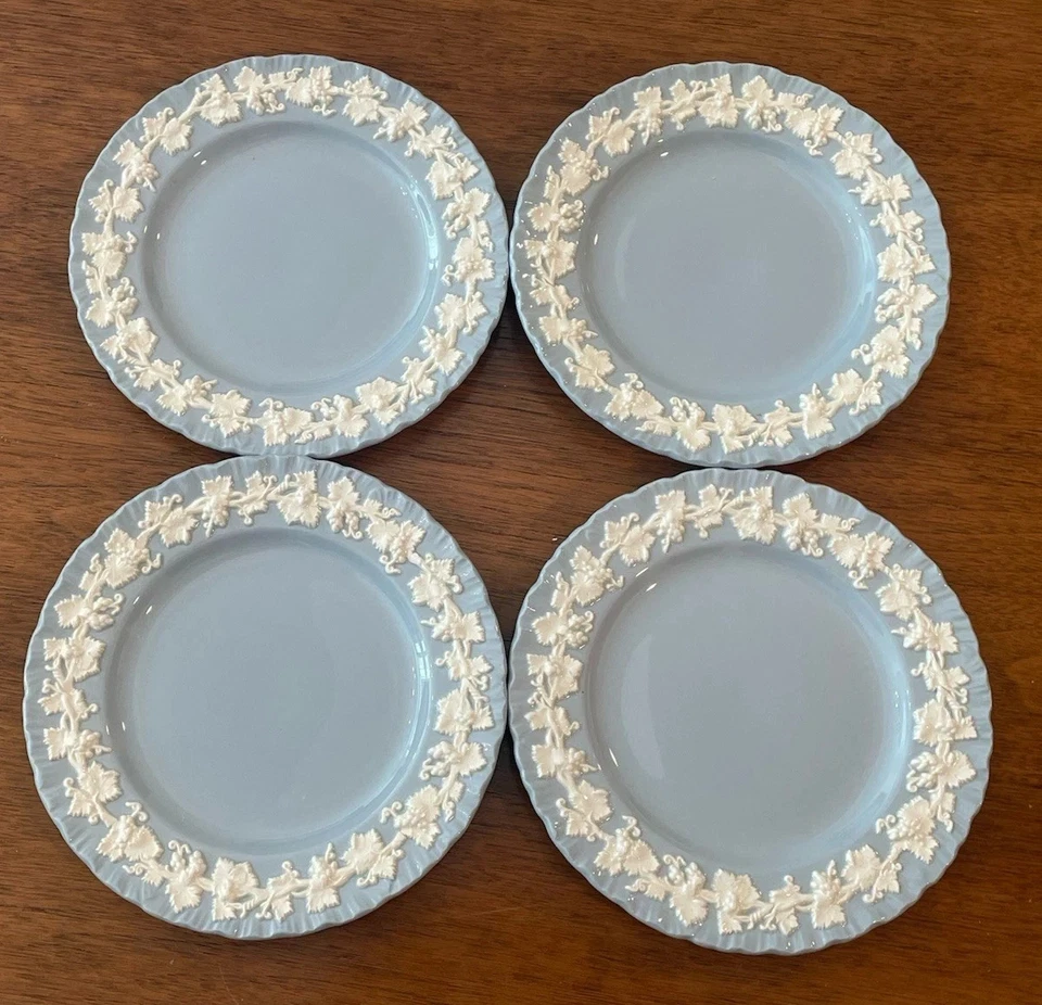 WEDGWOOD Cream on Lavender Set of 4 BREAD PLATES 6 1/4" Shell Edge Queensware - Image 1 of 3