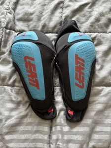 Leatt 6.0 elbow pads - Picture 1 of 2