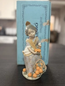 VINTAGE Lladro Porcelain Figurine Miss Valencia w/ Box #1422, Spain - Foto 1 di 18