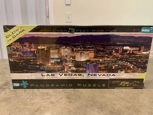 Puzzle Buffalo Games Las Vegas Nevada Brilla en la Oscuridad Panorámico Nuevo Sellado Hecho en EE. UU. - Imagen 1 de 4