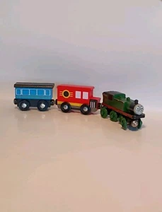 Lot of 3 Melissa and Doug Wooden Magnetic Green Train Engine, Red And Blue Cars - Picture 1 of 4