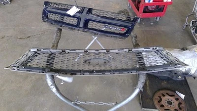 Grille Chrome Surround Fits 05-07 FIVE HUNDRED 599579 Foto 1 de 4