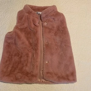 Girls Pink Faux Fur Vest By Epic Threads Size 6 Super Cute - Picture 1 of 12