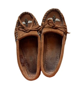 Mocasines con cuentas Minnetonka de cuero Animikii Thunderbird | Talla 6 Foto 1 de 4