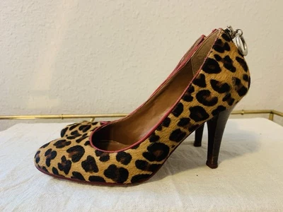 Tacones de salón Luichiny para mujer con estampado animal de leopardo de piel de becerro 5 Foto 1 de 4