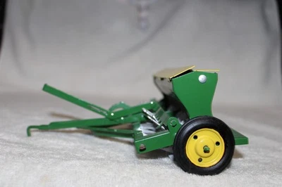 Broca de grão superior amarela vintage ESKA JOHN DEERE EM ESCALA 1/16 - Imagem 1 de 4