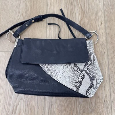 Bolso de Mano Vince Camuto Estampado Animal Piel de Serpiente Cuero Solapa Bolsillo Bolso sin asas Cartera Foto 1 de 4