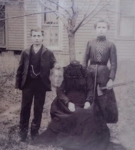 Haunted Memories 2006 Changing Portrait Midwestern Matricide 8x10 No Frame - Picture 1 of 6