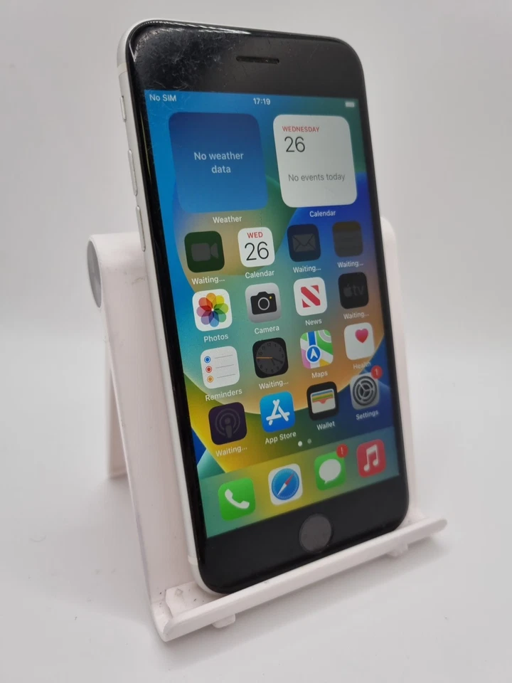Apple iPhone SE 2020 White Unlocked 64GB 4.7" 12MP iOS Smartphone #S03 - Image 1 of 4