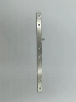 Rejilla AMC AMX 1971-74 pestaña de reparación inferior Foto 1 de 3