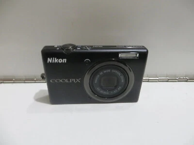 Nikon COOLPIX S570 12.0MP 5x Optical Zoom CCD Digital Camera 100% Working Black - Image 1 of 4