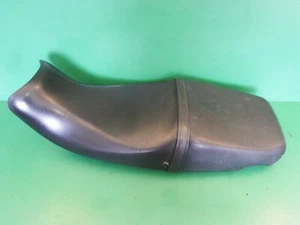 TRIUMPH 750 900 1200 SEAT WITH BOBBINS AND STRAP  DAYTONA SPEED TRIPLE #617 - Picture 1 of 9