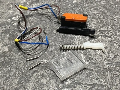 GPO 5A/4 RECALL SWITCH, ACTIVATOR, BUTTON & RETAINING PINS - Image 1 of 4