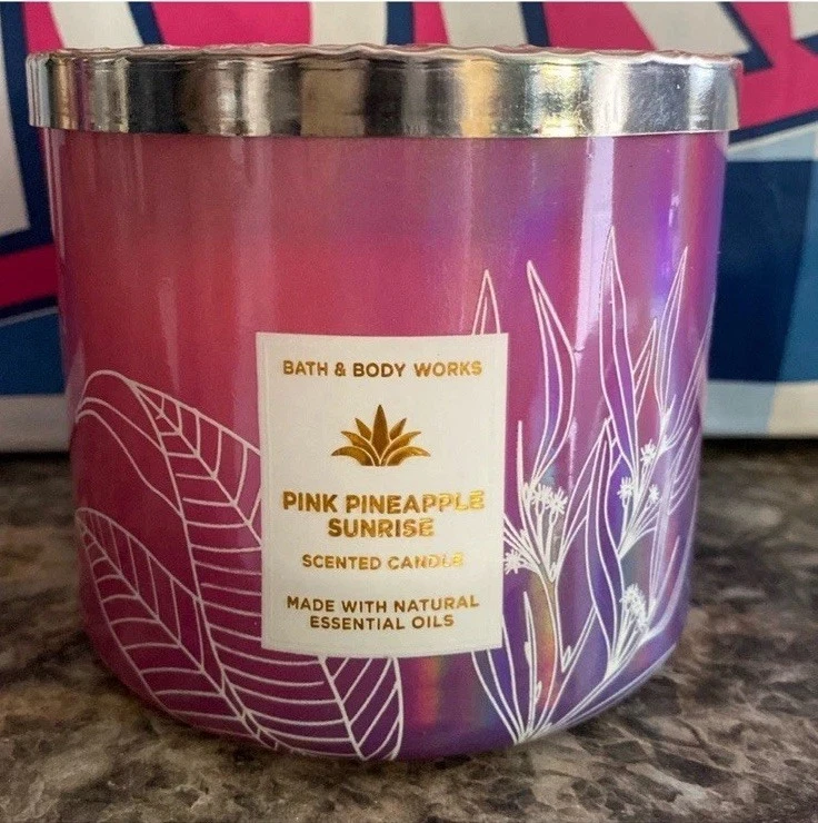 Bath & Body Works 粉色菠萝日出 3 芯蜡烛 14.5 盎司 - 全新 — 第 1/3 张图片