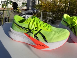 ASICS 1011B875 MAGIC SPEED 4 Herr Schuhe Sneaker Laufschuhe Gr.42,5(UK8) f.Neuw - Bild 1 von 19