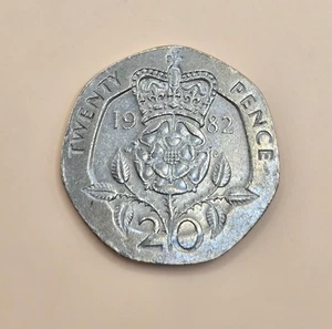 REGNO UNITO MONETA DA VENTI (20) PENCE 1982 REGINA ELISABETTA II BEL COLORE - Foto 1 di 3