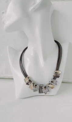 Collar ajustable de cuero gris curvo geométrico colgante de metal para mujer joyería Foto 1 de 4