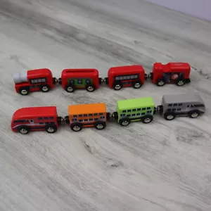 Set 2 treni J'Adore Parigi 4 vagoni ciascuno in legno e magnetico - Foto 1 di 11
