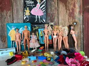 lotto barbie vintage anni 60,ken,skipper,abbigliamento,astucci,accessori - Foto 1 di 18