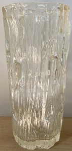 Jarrón de vidrio artístico corteza de hielo transparente estilo Ravenshead Whitefriars 21 cm de altura - Imagen 1 de 8
