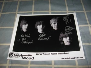 Foto promocional rara FIRMADA POR TODOS STOCKWOOD banda tributo a los Beatles más jóvenes - Imagen 1 de 1