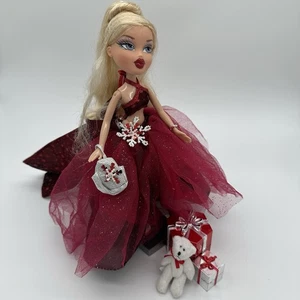 Bratz Winter Ball Beauty Cloe Doll Christmas Red Dress Bag Presents Bear Shoes - Picture 1 of 15