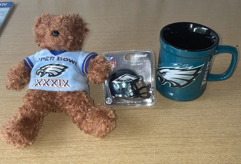 PHILADELPHIA EAGLES SUPER BOWL XXXIX 39 2005 Team Bears, Mini Helmet & Mug New Cover