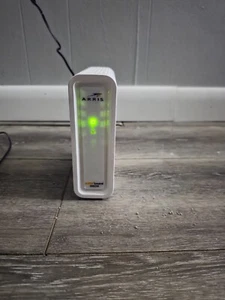 ARRIS SURFboard SB8200 DOCSIS 3.1 10 Gbps Cable Modem - Bild 1 von 3