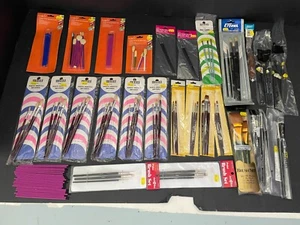 Variety of Artist Brushes - Picture 1 of 1