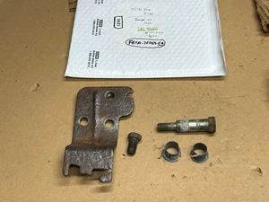 1992-1996 Ford F150 F250 F350 - Transfer Case Shifter MOUNT 4x4 bolt F6TA7E069EA - Picture 1 of 10