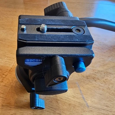 Benro S2CSH Lightweight S2 Video Head With Plate - Image 1 of 3