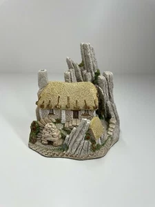 David Winter handmade hand painted Crofter's Cottage ornament gift collectable - Picture 1 of 7