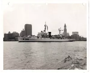 USCGC McCULLOCH 386 ~ Vintage 8x10 Photo of Coast Guard Cutter - Picture 1 of 2