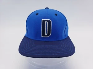 Dallas Mavericks D NBA Azul Marino Oficial Adidas Sombrero Gorra Ala Plana FITMAX 70 - Imagen 1 de 7
