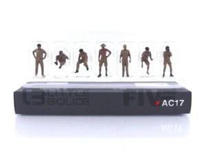 MINI GT 1/64 - FIGURINE EQUIPE CAMEL TROPHY MGTAC17 - Picture 1 of 5