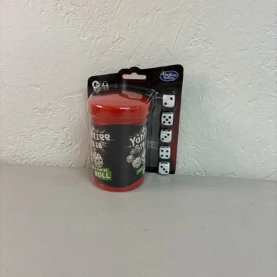 Hasbro Yahtzee To Go Travel Dice Game - BRAND NEW! - Image 1 of 3