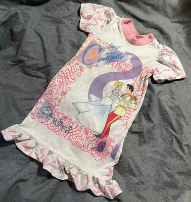 Camisa de dormir infantil vintage Cinderela AOP anos 80’/90’ Cinderela - Imagem 1 de 4