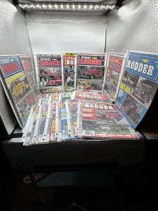 Lot of 24 Excellent 1970's Street Rodder Magazine - 1976 -1977 - 1978 - Hi Grade - Foto 1 di 23