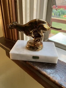 ANTIKER WINDHUND HUND TROPHÄE PLAINFIELD PARK FEINER MARMORSOCKEL 1 1/2 PFUND - Bild 1 von 7