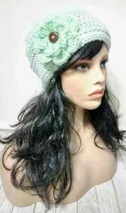 gehäkelte Damen Handarbeit Blumen Mütze Beanie Simply grau grün - Bild 1 von 2