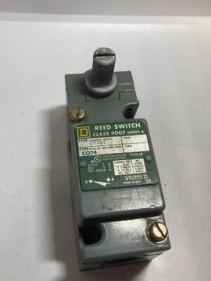 INTERRUPTOR LÍMITE CAÑA CUADRADO D 9007-C74B2 600V 10 AMP 1 N.O. SERIE A Foto 1 de 4