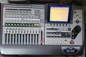 Roland VS-1824CD 24 Bit Multi Track Digital Sound Recorder 10 GB VS1824CD - Picture 1 of 10